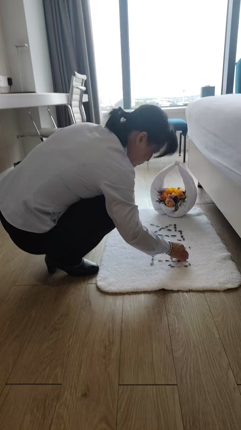 美兰机场酒店客房布置服务