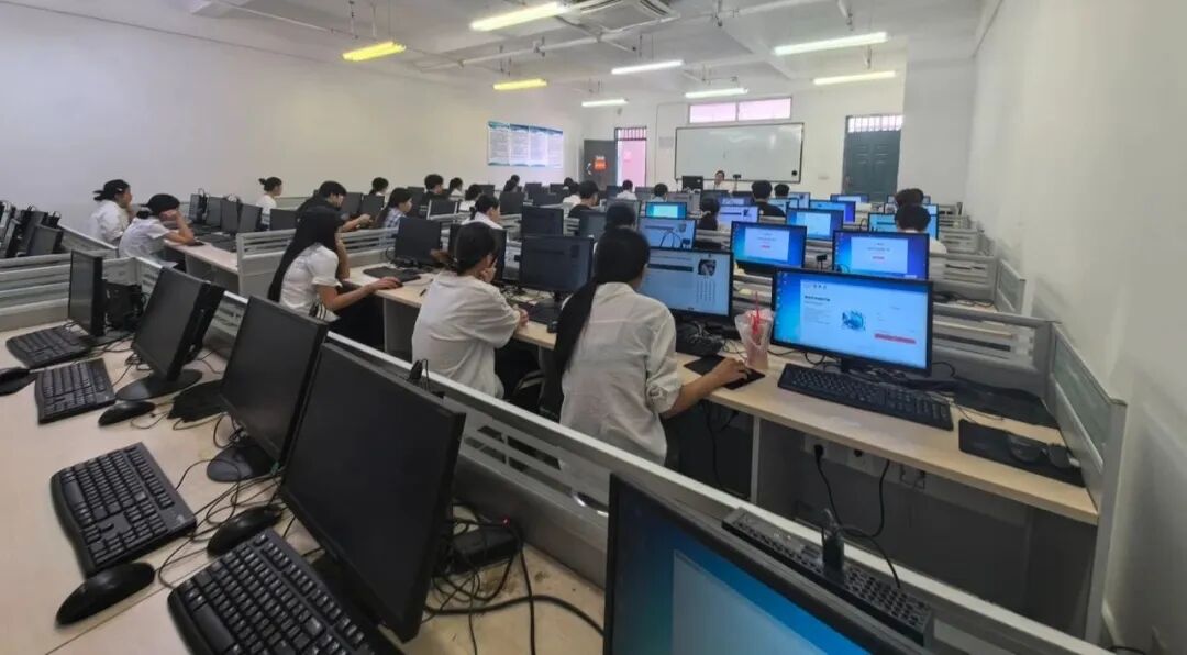 海南工商职业学院｜计算机考场与考核现场｜2025.07.14