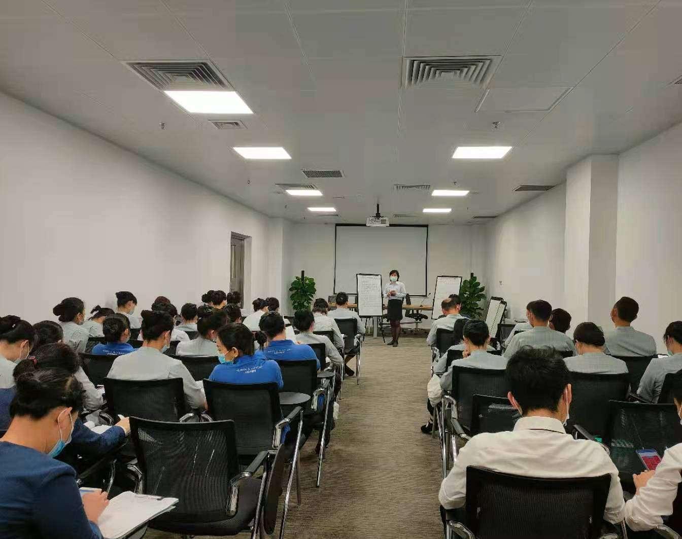 职业成长相关服务场景配图